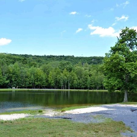 *Amenity-Filled Waterfront Oasis @Saw Creek Estates Near Waterfalls And Hiking* East Stroudsburg Εξωτερικό φωτογραφία