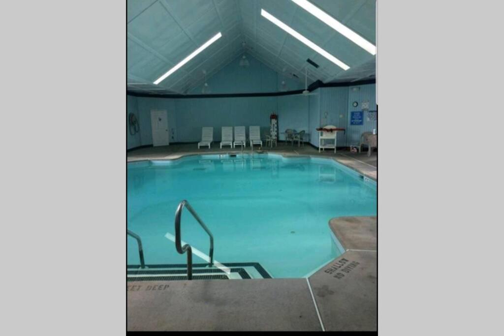 *Amenity-Filled Waterfront Oasis @Saw Creek Estates Near Waterfalls And Hiking* East Stroudsburg Εξωτερικό φωτογραφία
