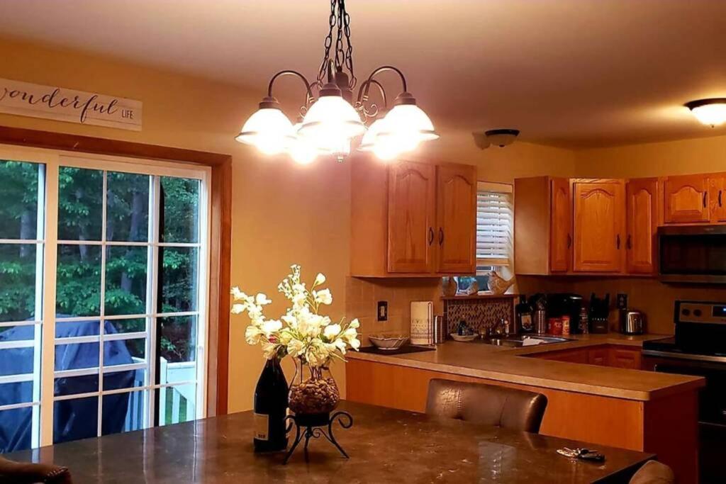 *Amenity-Filled Waterfront Oasis @Saw Creek Estates Near Waterfalls And Hiking* East Stroudsburg Εξωτερικό φωτογραφία